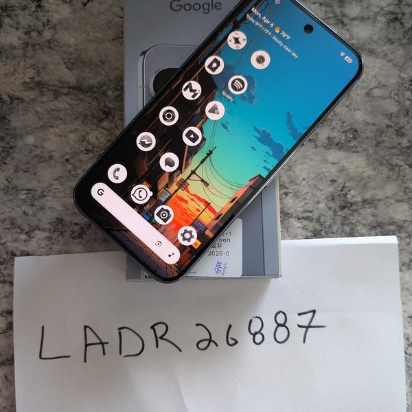 Google Pixel 10 Pro - Unlocked Non-US, 128 GB, Moonstone, GEHN3