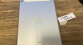 Mint
													Apple iPad 5th Gen - AT&T, Silver, 32 GB, A1823, photo 5 of 6