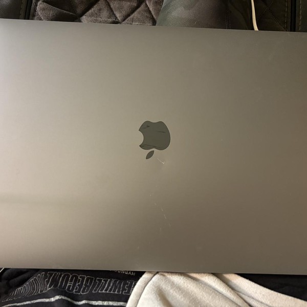 MacBook Pro 2019 - 16 inch - 512 GB, Silver, 16 GB, Intel Core i7