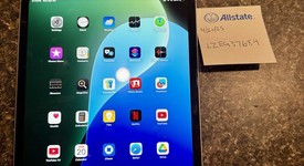 Good
													Apple iPad Pro 11" 4th Gen 2022 - Unlocked, Gray, 256 GB, photo 1 of 9