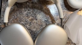 Used
													Apple AirPods Max USB-C - Starlight, photo 4 of 5