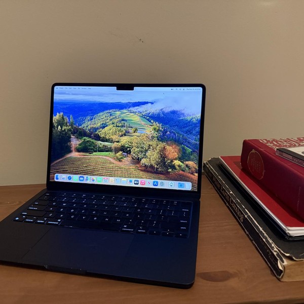 MacBook Air 2022 (M2) - 13 inch - 256 GB, Midnight, 8 GB, Apple M2