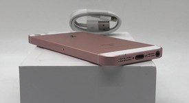 Good
													Apple iPhone SE 1st Gen 2016 - Unlocked, Rose Gold, 32 GB, A1662, photo 4 of 10