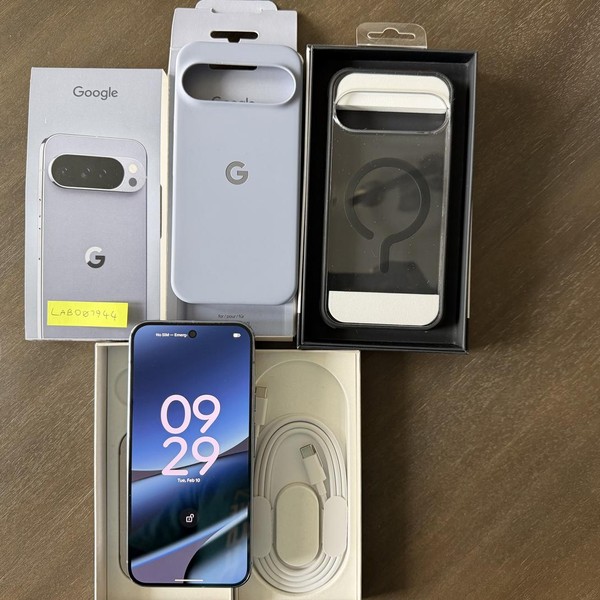 Google Pixel 10 Pro XL - Unlocked, 1 TB, Moonstone, GUL82