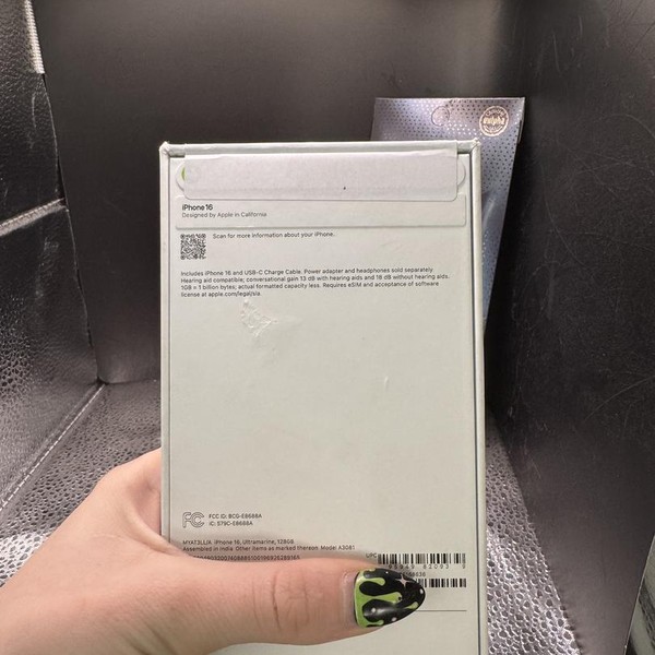 Apple iPhone 16 - Cricket, 128 GB, Ultramarine, A3081