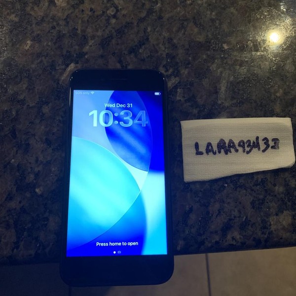 Apple iPhone SE 3rd Gen 2022 - Unlocked, 64 GB, Midnight, A2595