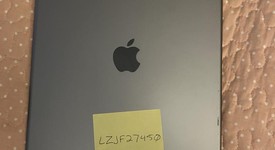 Good
													Apple iPad Pro 12.9" 2nd Gen 2017 - Unlocked, Gray, 64 GB, photo 3 of 8