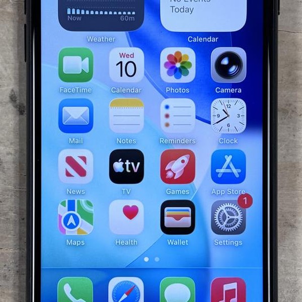 Apple iPhone SE 3rd Gen 2022 - Unlocked, 128 GB, Midnight, A2595