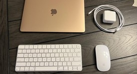 Good
													MacBook Air 2019 - 13" - I5, Gold, 128 GB, 8 GB, photo 1 of 16