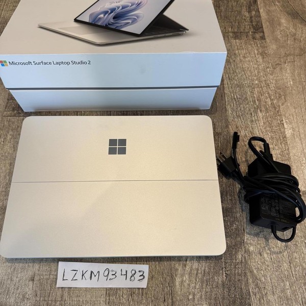 Microsoft Surface Laptop Studio 2 - I7, Platinum, 512 GB, 16 GB