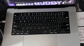 Fair
													MacBook Pro 2023 - 16" - Apple M2 Pro 12-core, Silver, 1 TB, 32 GB, photo 2 of 10