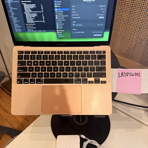 MacBook Air 2020 - 13 inch - 256 GB, Gold, 8 GB, Apple M1