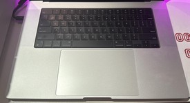 Good
													MacBook Pro Late 2023 (M3) - 16" - Apple M3 Pro 12-core, Silver, 512 GB, 18 GB, 18-core GPU, photo 3 of 9