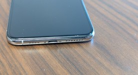 Mint
													Apple iPhone Xs Max - Unlocked, Silver, 64 GB, A1921, photo 3 of 23