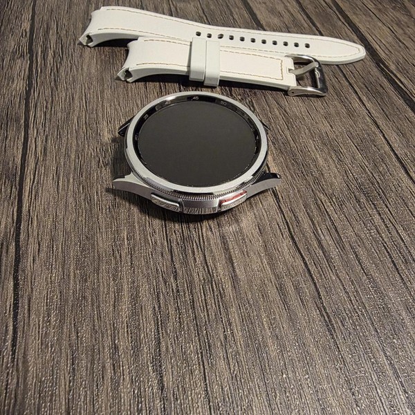 Samsung Galaxy Watch6 Classic - Wi-Fi, Silver, 47mm