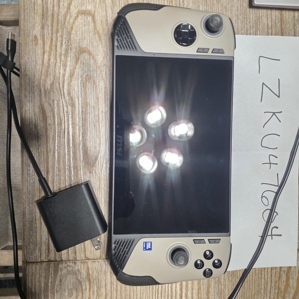 MSI Claw 8 AI Plus - 1 TB, Black, 32 GB, Intel Core Ultra 7