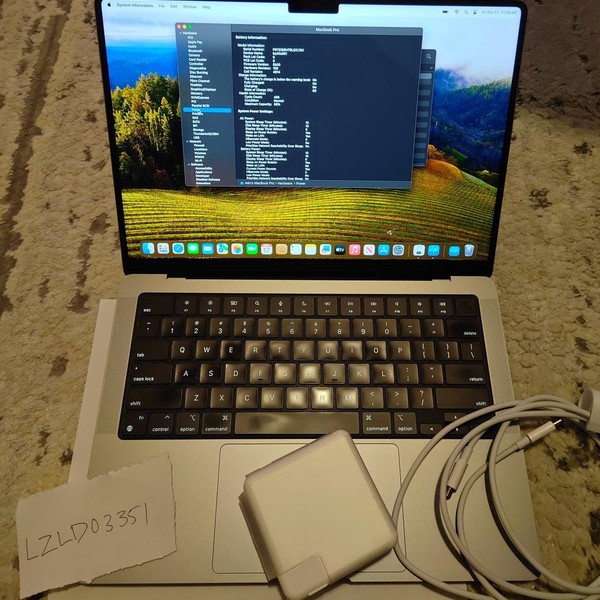 MacBook Pro Late 2023 (M3) - 14 inch - 512 GB, Gray, 8 GB, Apple M3, 10-core GPU