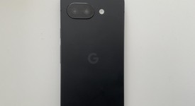 Mint
													Google Pixel 9a - Unlocked, Obsidian, 128 GB, 8 GB, photo 3 of 9