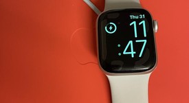 Good
													Apple Watch SE 2nd Gen 40mm - Starlight, A2722 - GPS, Aluminum, photo 1 of 13