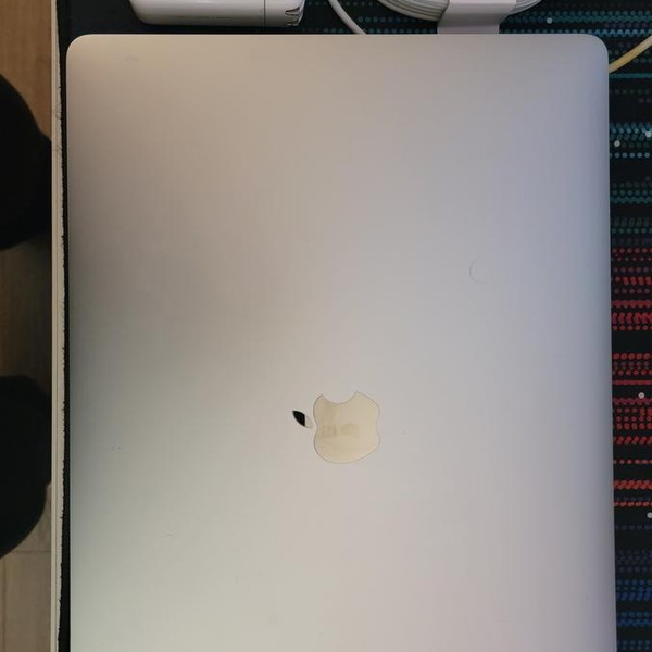 MacBook Pro 2018 (With Touch Bar) - 15 inch - I7, Silver, 256 GB, 32 GB