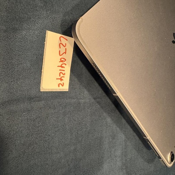 Apple iPad Air 13 inch (M2) 2024 - Unlocked, 256 GB, Gray, A2899