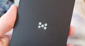 Mint
													Minimal Phone - Unlocked, Onyx, 128 GB, 6 GB, photo 3 of 4