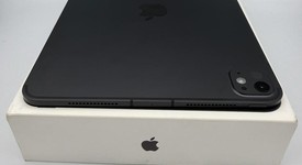 Mint
													Apple iPad Pro 11" (M5) 2025 - Unlocked, Apple M5 9-Core, Space Black, 256 GB, A3358, Standard Glass, photo 2 of 6