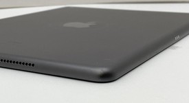 Fair
													Apple iPad 8th Gen - Unlocked, Gray, 32 GB, A2428, photo 5 of 8