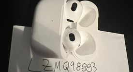 Used
													Apple AirPods 3rd Gen - MagSafe Case, photo 3 of 5