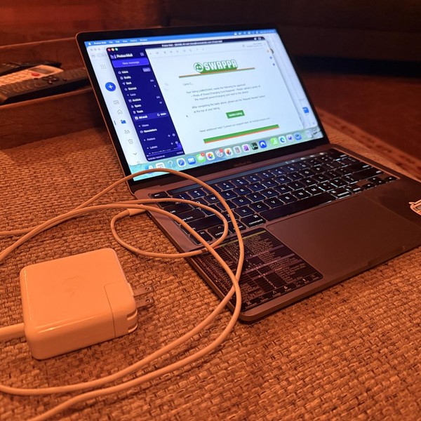 MacBook Pro 2022 - 13 inch - 512 GB, Gray, 8 GB, Apple M2