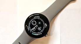 Good
													Google Pixel Watch 2 - Wi-Fi, Gold, Wi-Fi, photo 2 of 8