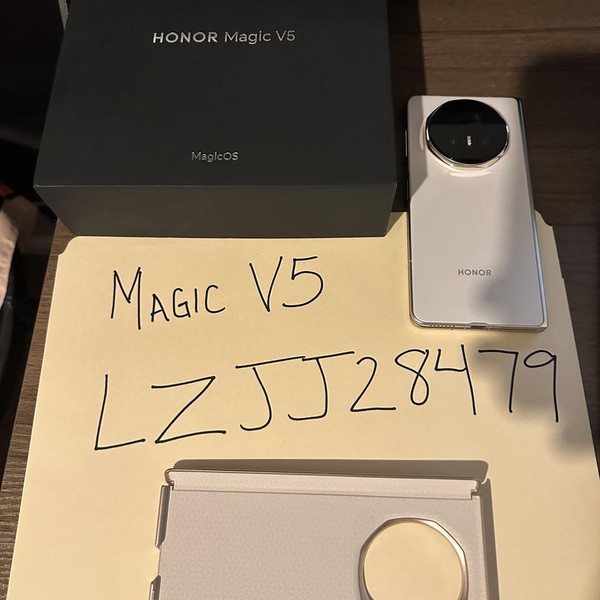 Honor Magic V5 - Unlocked Non-US, White, 512 GB, 16 GB