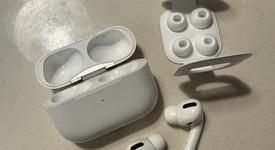 Used
													Apple AirPods Pro - MagSafe Case, photo 3 of 7