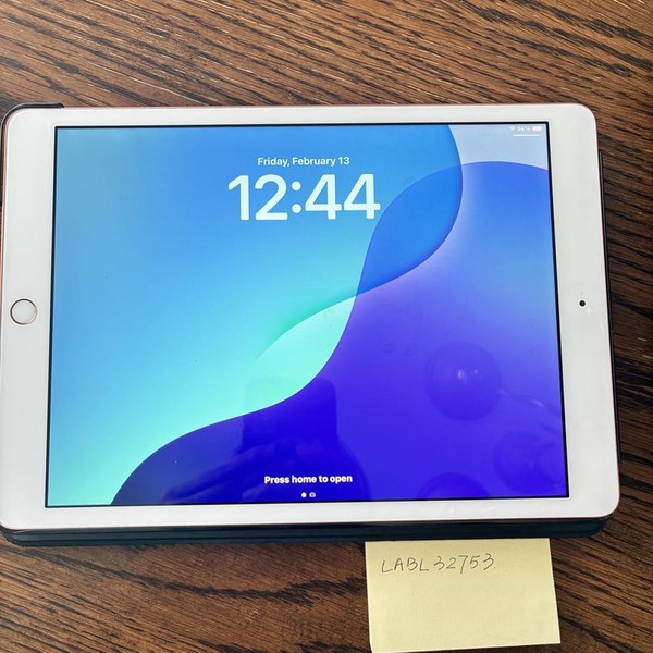 Apple iPad 8th Gen - Wi-Fi, 32 GB, Gold, A2270