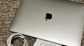 Good
													MacBook Air 2020 - 13" - Apple M1, Gray, 256 GB, 8 GB, photo 1 of 25