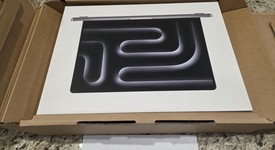 New
													MacBook Pro Late 2023 (M3) - 14" - Apple M3, Silver, 512 GB, 8 GB, 10-core GPU, photo 3 of 5