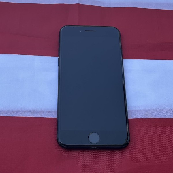 Apple iPhone SE 3rd Gen 2022 - Unlocked, 64 GB, Midnight, A2595