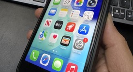 Good
													Apple iPhone SE 2nd Gen 2020 - Unlocked, Black, 128 GB, A2275, photo 2 of 14