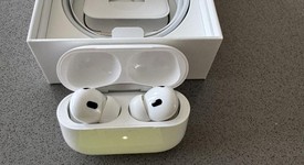 Used
													Apple AirPods Pro 2 - Lightning, photo 4 of 4