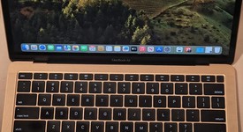 Good
													MacBook Air 2019 - 13" - I5, Gold, 128 GB, 8 GB, photo 1 of 9
