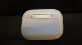 Used
													Apple AirPods Pro 2 - Lightning, photo 3 of 4