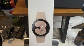 New
													Samsung Galaxy Watch4 - Unlocked, Gold, 40mm, photo 1 of 5