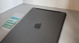 Good
													Apple iPad 9th Gen - Unlocked, Gray, 64 GB, A2603, photo 4 of 5