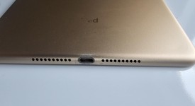 Good
													Apple iPad Mini 4 - Unlocked, Gold, 64 GB, photo 3 of 3