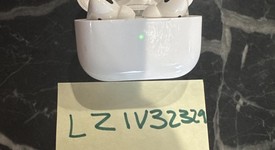 Used
													Apple AirPods Pro 1st Gen - MagSafe Case, photo 3 of 5
