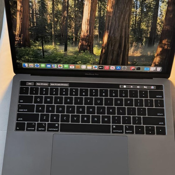 MacBook Pro 2019 - 13 inch - 512 GB, Gray, 16 GB, Intel Core i5