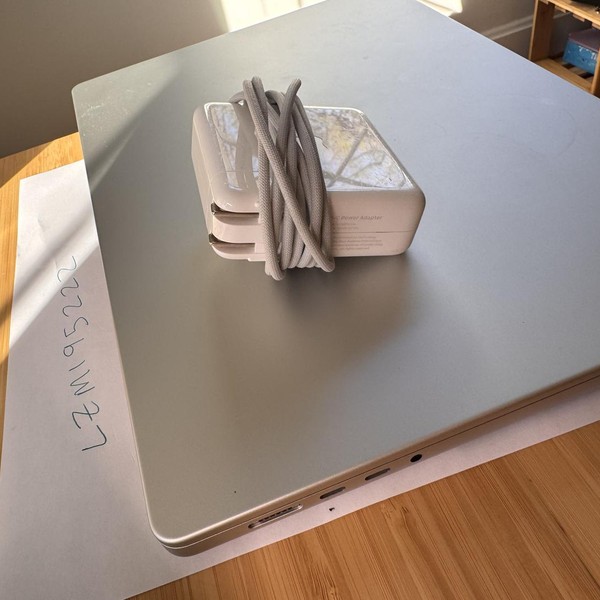 MacBook Pro 2023 - 16 inch - 512 GB, Silver, 32 GB, Apple M2 Pro 12-core