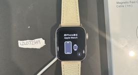 Good
													Apple Watch SE 2nd Gen 40mm - Unlocked, Starlight, A2726 - Cellular, Aluminum, photo 1 of 6