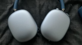 Used
													Apple AirPods Max - Sky Blue, photo 3 of 5