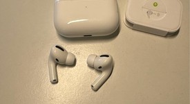 Used
													Apple AirPods Pro 1st Gen - MagSafe Case, photo 2 of 3